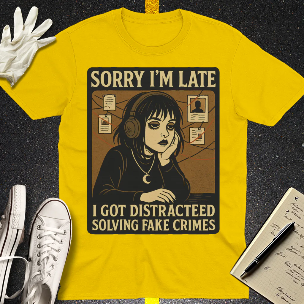 Solving Fake Crimes T-Shirt - Daisy