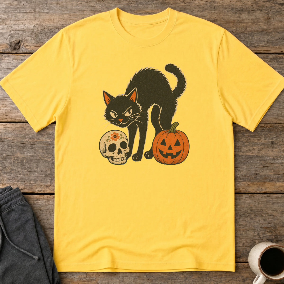 Vintage Spooky Cat T-Shirt — Daisy